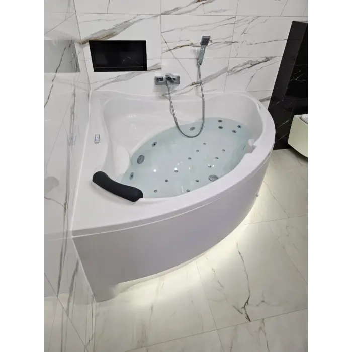 Wanna z hydromasażem symetryczna IVEA 135x135 cm